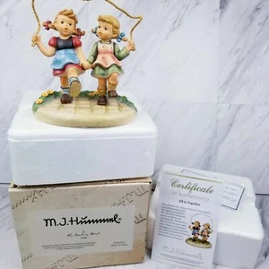 HUMMEL MÄDCHEN FIGUREN. ALL IN TOGETHER. ERSTAUSGABE 2016. - Bild 1 von 7