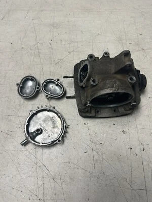 Kawasaki Bayou 185 1985 culata con leva, válvulas y cubiertas Foto 1 de 4