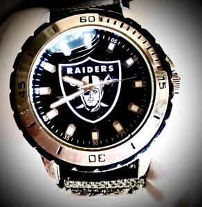 Oakland Raiders NFL Football Mens Watch with Black Leather Band Needs Battery - Picture 1 of 2