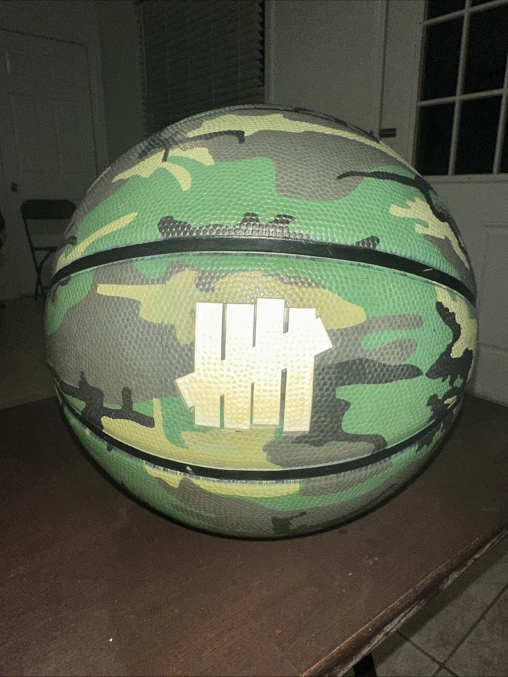 Undefeated x Nike Collab Camuflaje Baloncesto Kobe 1 Zoom Protro Exclusivo Foto 1 de 4