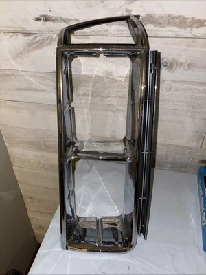 GM 1982 1983 1984 1985 BUICK CENTURY CONDUCTOR FARO LADO IZQUIERDO BISEL CROMADO Foto 1 de 4