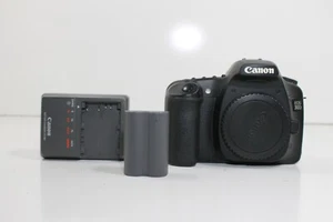 Canon EOS 30D 8.2MP Digital SLR Camera Body TESTED & WORKING - Picture 1 of 5