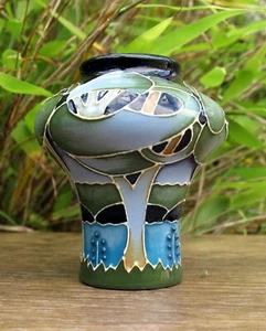 Moorcroft Exquisite SAPPHIRE BLUES Miniature Vase 98/2 Retail Price £295 - Imagen 1 de 17