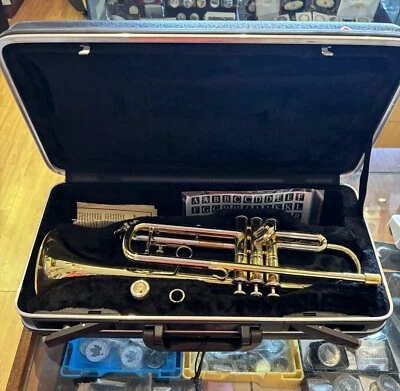 Trompeta Antigua Vosi Latón TR3580LQ Calidad Nueva con Estuche y Certificados Foto 1 de 4