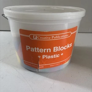 Geometrische Muster Blöcke Lot mehrere Farben Formen Hartplastik 500+ Stück - Bild 1 von 14