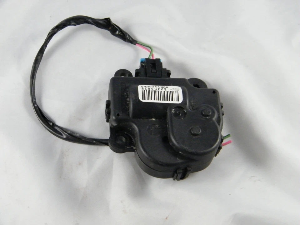 Chevrolet Malibu 2005 ~ actuador de puerta de mezcla de calefacción/aire acondicionado número de pieza 52406825 Foto 1 de 4