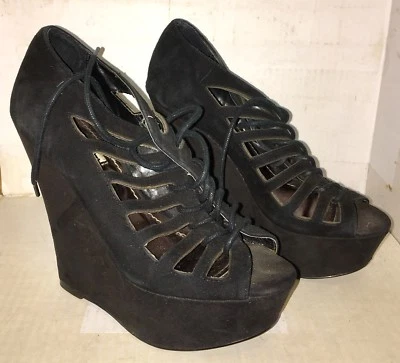 STEVE MADDEN ~ TACÓN DE CUÑA CON CORDONES "WATCHOUT" ~ GAMUZA NEGRA CON CORDONES ~ Talla: 7 Foto 1 de 4