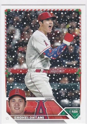 SHOHEI OHTANI Topps #H17 Holiday Card  Dodgers SLEEVE & MITTEN $$ RARE VARIATION - Image 1 of 2