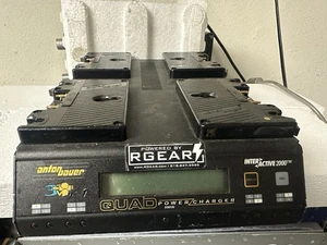 Cargador cuádruple Anton Bauer InterActive 2000 montaje dorado serie 2700 - Imagen 1 de 8