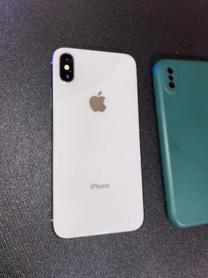 Apple iPhone X A1865 (Desbloqueado) 256 GB Plateado PROBLEMA DE IDENTIFICACIÓN FACIAL funciona bien De lo contrario Foto 1 de 4