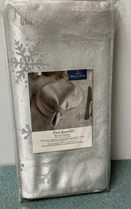 Villeroy & Boch Napkins First Snowfall Elegant Metallic Silver Grey - Set of 4 - Picture 1 of 7