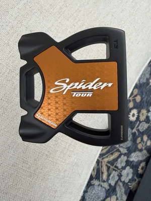 Brand New Taylormade Spider Tour Putter, 34” - Image 1 of 4