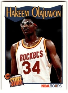 1991-92 Hoops Inside Stuff Hakeem Olajuwon #304 Houston Rockets - Picture 1 of 2