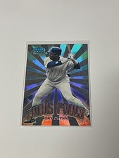 2000 Fleer Focus Pocus #2 Tony Gwynn **026239