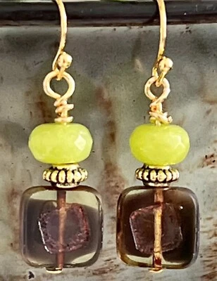 Pendientes de oro con ábaco peridoto verde y cuentas checas Picasso marrón. Boho Chic Foto 1 de 3
