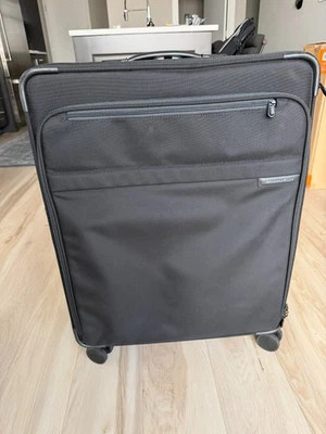 Briggs & Riley Baseline extensible grande spinner | U128CXSP-4 | NEGRO Foto 1 de 4