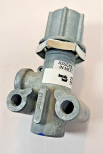Bendix 277227 Protection Valve 75 PSI PR-2 - Picture 1 of 3