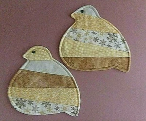 SET OF TWO (2) HANDMADE CHICKEN MUG RUGS - COASTERS - KITCHEN DECOR - UNIQUE - Picture 1 of 7