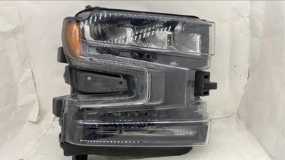 Faro derecho camioneta Chevrolet Silverado 1500 2022 estilo clásico, fabricante de equipos originales Foto 1 de 4
