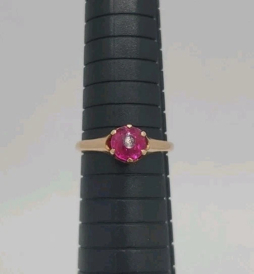  14 k gold sweet pink tourmaline solitaire ring size 9 vintage  - Image 1 of 4