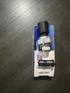 CARQUEST SBC1007 Engine Oil Pressure Sensor New - Picture 1 of 4