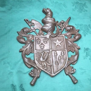 VINTAGE CAST IRON ARMORIAL COAT OF ARMS WALL PLAQUE SIGN - Picture 1 of 7