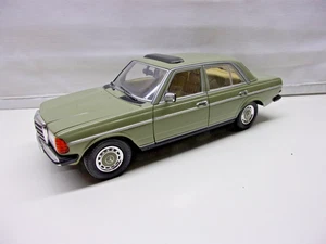 1:18 Revell  Mercedes Benz 230E W123 PKW MODELLAUTO - Bild 1 von 6