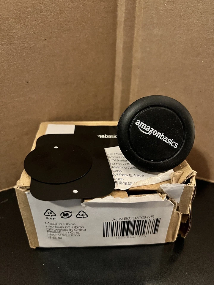 Soporte universal para teléfono celular Amazon Basics con ventilación de aire para automóvil Foto 1 de 1