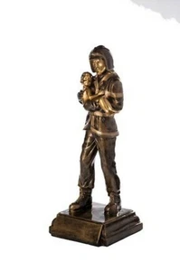 Figur Feuerwehrmann 39,5 cm mit Wunschgravur  Auszeichnung  !!! - Bild 1 von 1