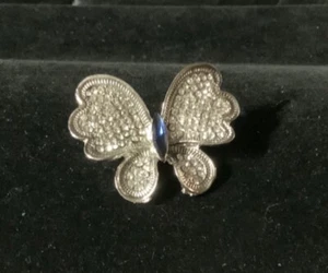 pin brooch rhinestones clear blue sparkleing butterfly - Picture 1 of 5