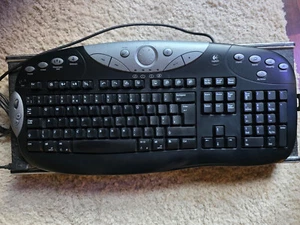 Retro Logitech Elite Windows Keyboard USB with multimedia - Picture 1 of 7