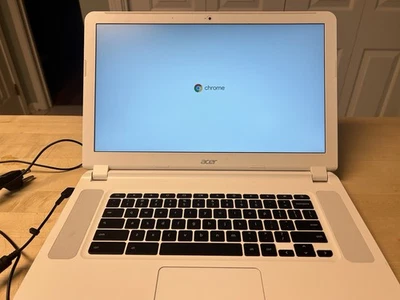 Acer Chromebook 15 CB5-571-C4G4 15.6" con CPU Celeron 3205U 2.7GHz - Sin SSD/OS Foto 1 de 4