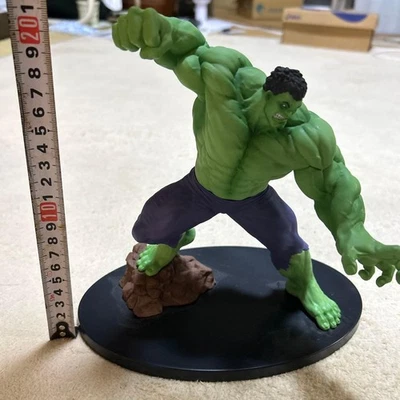 Hulk Figur 20 cm grün Kunststoff Display Sammlerstück - Bild 1 von 4