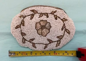 Vintage White Beaded Coin Purse Finger Loop Seed Bead Zipper Design 5.5x4.25 - Picture 1 of 14