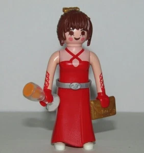 Playmobil Elegante Mujer Actriz con Vestido Cóctel Rojo, Copa de Vino y Bolso Dorado - C5 - Imagen 1 de 4