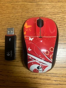 Logitech M510 Wireless Mouse and USB receiver - Picture 1 of 2