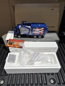 First Gear 19-0037 FLAG Mack LR McNeilus Meridian Front Loader & Trash Bin 1:34 - Picture 1 of 18