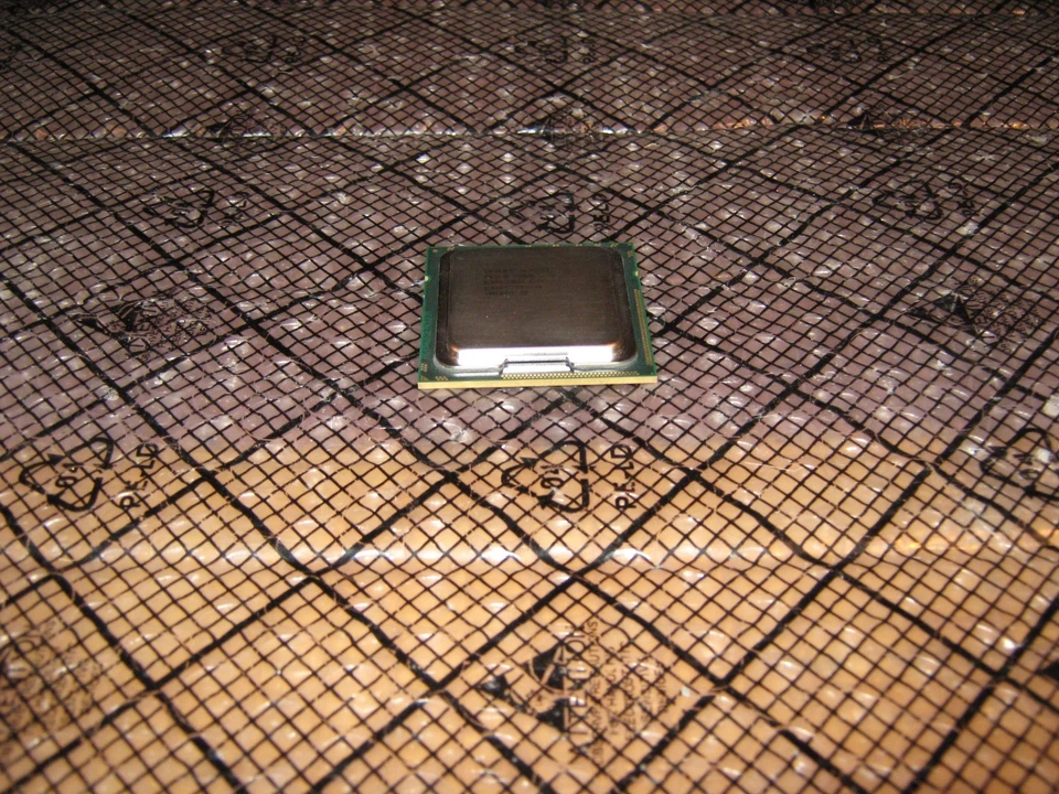 Intel i7-950 3.06GHZ 8M Quad Core Socket 1366 CPU SLBEN - Image 1 of 1