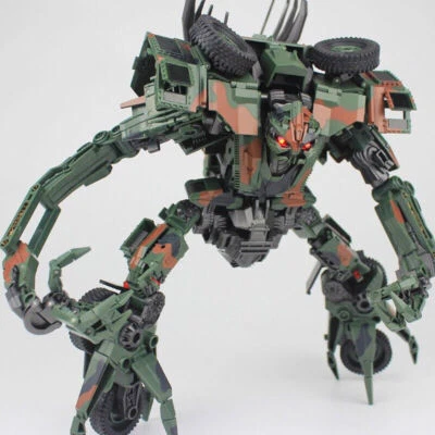 IN STOCK TF Dream Factory GOD-09 Steel Claw Bonecrusher Camouflage Ver. - Image 1 of 4