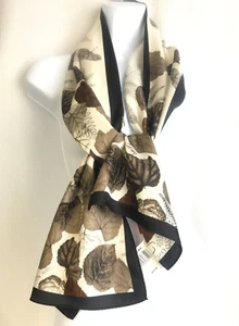 Sciarpa Oscar De La Renta 100% seta foglia caduta marrone nero crema 52"" X 11"" NUOVA - Foto 1 di 7