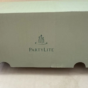 NUEVO PARTYLITE #7740 MACETA LILA CANDELABRO VOTIVO JUEGO DE 2 PIEZAS NUEVO EN CAJA - Imagen 1 de 4