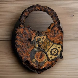 Sargent & Co. Smoke House Padlock - The Scott Family Collection - Picture 1 of 7