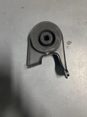 Soporte de suspensión de sistema de escape genuino BC3Z-5260-A Foto 1 de 4