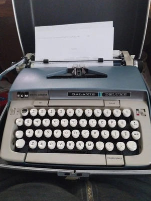 Vintage Smith-Corona Galaxie Deluxe Manual Typewriter Tested Needs New Ribbon - Image 1 of 4