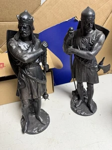 ANTICA COPPIA STATUE CAVALIERE FRANCESE 13” FARRO DI JEAN JULES SALMSON ALCUNI DANNI - Foto 1 di 14