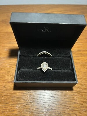 Juego de anillos de compromiso talla 7, nunca usados Foto 1 de 4