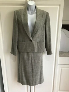 Conjunto blazer/falda aptos para mujer de segunda mano talla 9/10 gris/blanco+ - Imagen 1 de 8