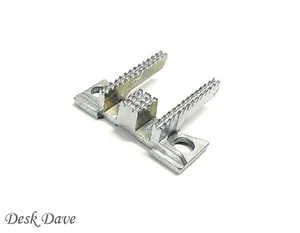 New Sewing Machine Metal Feed Dog, 382405, SINGER 900 Series, 2010 Touchtronic. - Picture 1 of 6