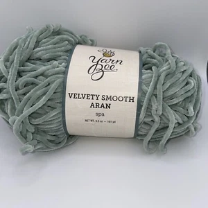 Yarn Bee VELVETY SMOOTH ARAN #01 Spa - 3.5oz / 100g / 161yd / 147m - Picture 1 of 5