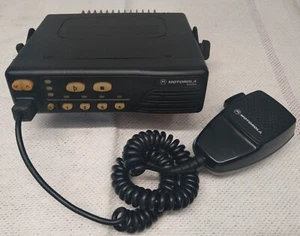 Radiotelefon Motorola GM950 GM 950 UHF - Zdjęcie 1 z 1